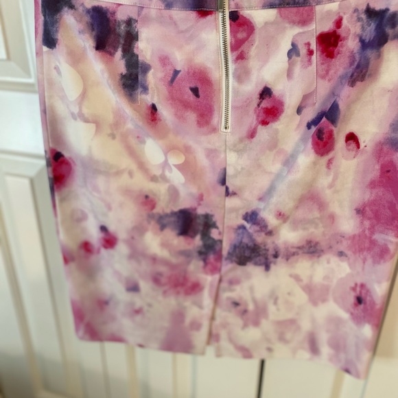 Cutest woman’s skirt with purple and pink colors in a size 6 by Lila Rose. - Picture 2 of 11